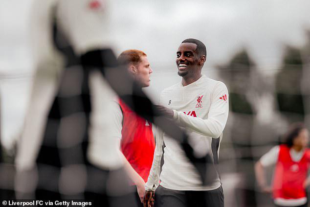 九游游戏中心-马不停蹄，伊萨克周三参加了利物浦的训练