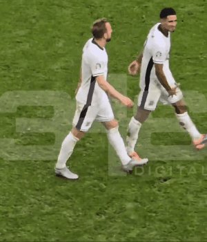 九游APP-庆祝时做出不雅动作 贝林厄姆：只是与朋友开玩笑